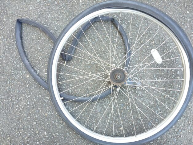 電動自転車　チューブ交換